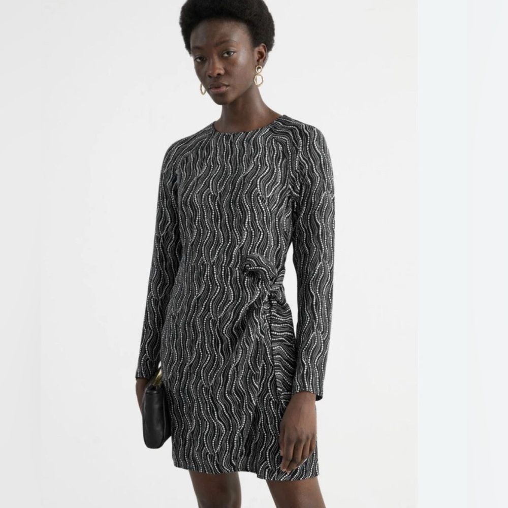 & Other Stories Black and White Wave Dress